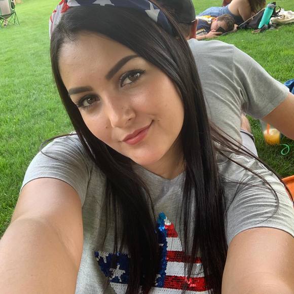 Meet your Posher, Cindy - Picture 1 of 1